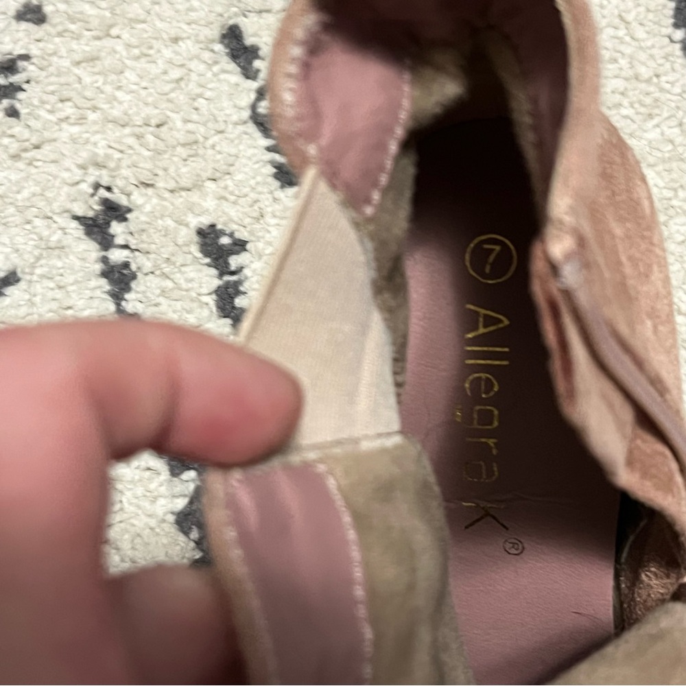 Pink booties - Picture 5 of 6